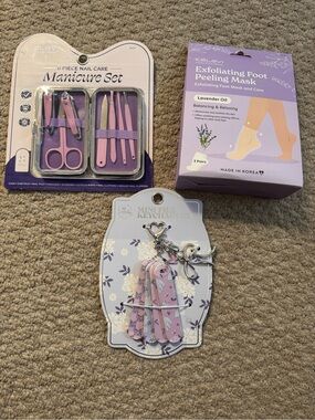 NWT Manicure Set & Foot Mask Set